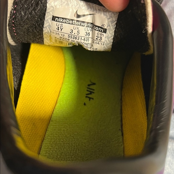 Nike Mercurial Soccer Cleats 4Y - Picture 8 of 9